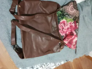 Mochila Desigual colorida y gran capacidad