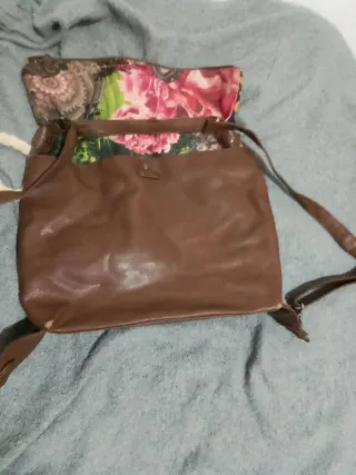 Mochila Desigual colorida y gran capacidad