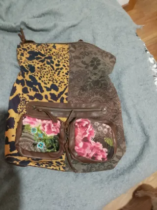 Mochila Desigual colorida y gran capacidad
