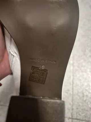 Botines de cuero blanco con tacón