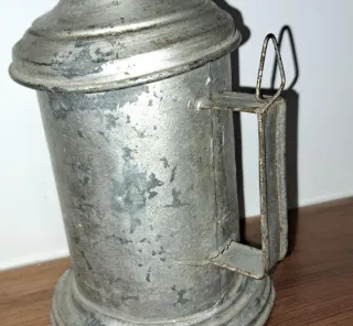 Antica lampada da tavolo al carburo