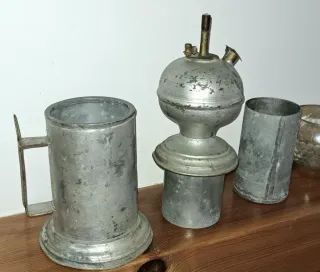 Antica lampada da tavolo al carburo