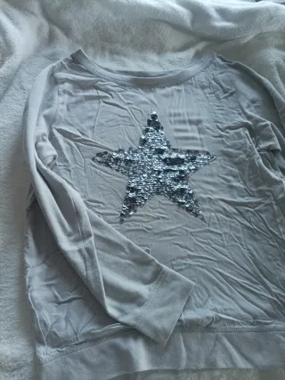 Sudadera gris con estrella lentejuelas Talla S