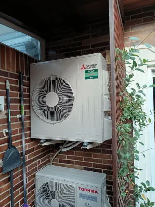 Instalación aire acondicionado, reparación.