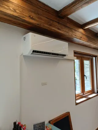 Instalación aire acondicionado, reparación.