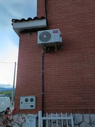Instalación aire acondicionado, reparación.