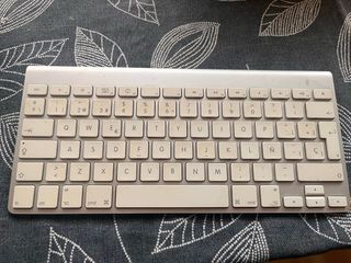 Mac mini M1 16GB RAM 512GB SSD + Hub + Teclado