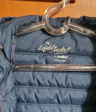 Anorak azul Celio con capucha