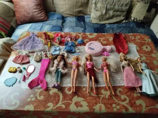 Lote di Bambole Barbie e Accessori