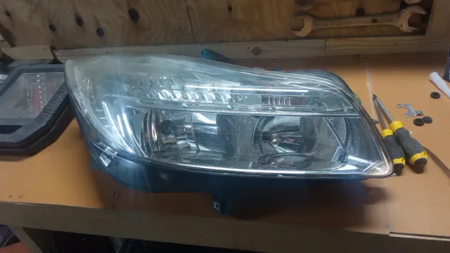 Faro delantero Opel Insignia