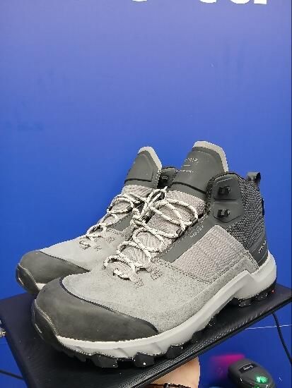 Botas de montaña y trekking impermeables Hombre Quechua