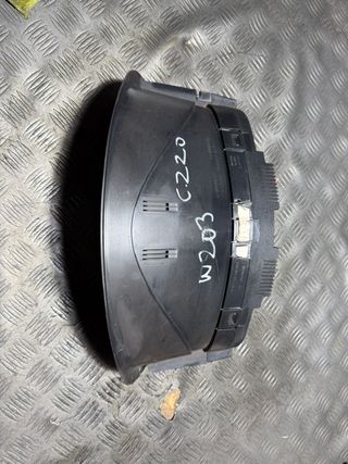 Cuadro Instrumentos Mercedes Clase C 2002