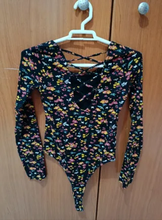 Body estampado flores manga larga