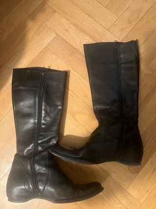Botas de piel negras