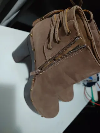 Botines tacón beige/marrón