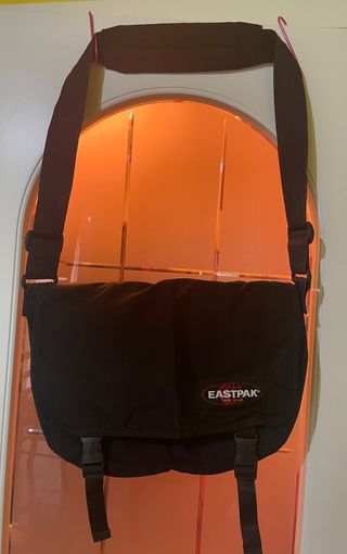 Tracolla Eastpak nera