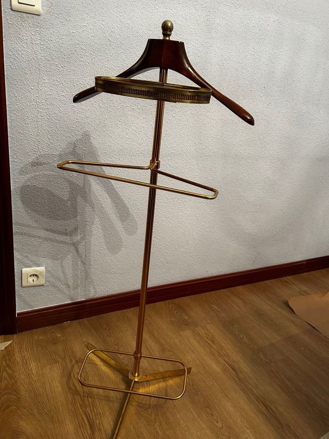 Porta abiti vintage in legno e ottone