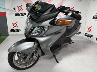 Suzuki Burgman 650 Plata Ejecutive año 2011