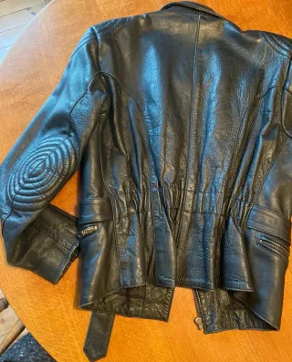 Cazadora de piel moto