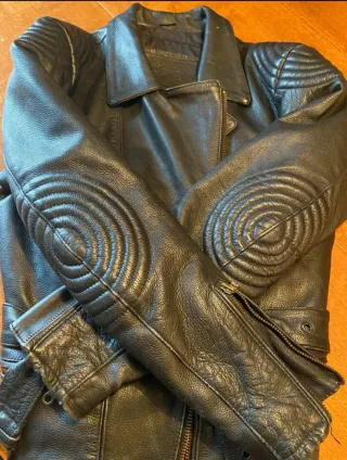 Cazadora de piel moto