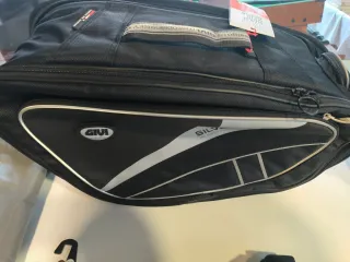 Alforjas blandas Givi para moto