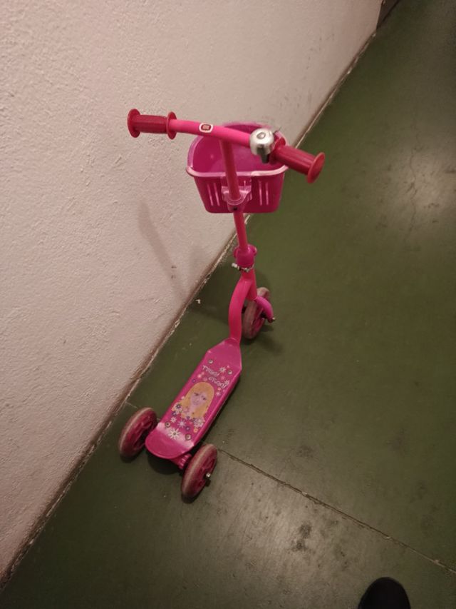 Patinete 3 Ruedas Rosa con Cesta
