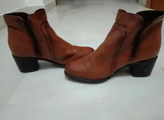 Botines marrones con cremallera