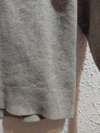 Jersey Uniqlo Cuello Alto Gris Talla XXS