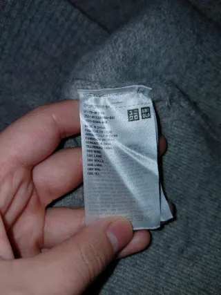 Jersey Uniqlo Cuello Alto Gris Talla XXS