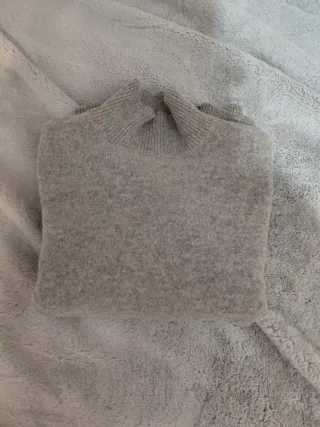 Jersey Uniqlo Cuello Alto Gris Talla XXS
