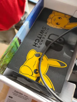 Nintendo Switch Edición Pikachu & Eevee