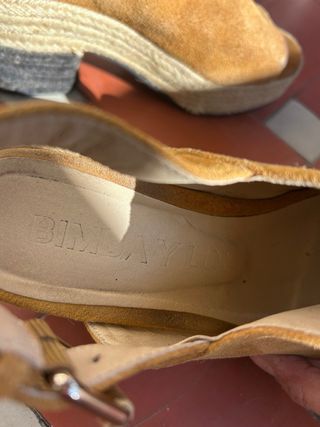 Sandalias de cuña con plataforma y esparto