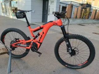 Bicicleta Eléctrica BH ATOM Carbono