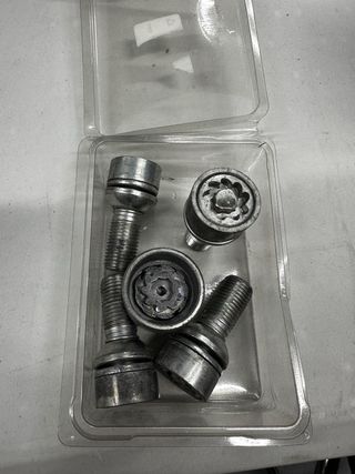 Tornillos Antirrobo Volkswagen Juego con tapas