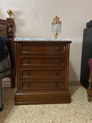 Comodini in legno e marmo