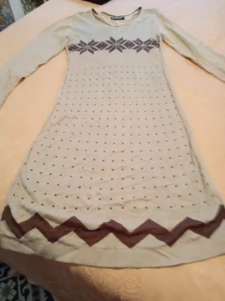 Vestido de lana beige y marrón