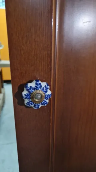 Puertas correderas armario madera nogal