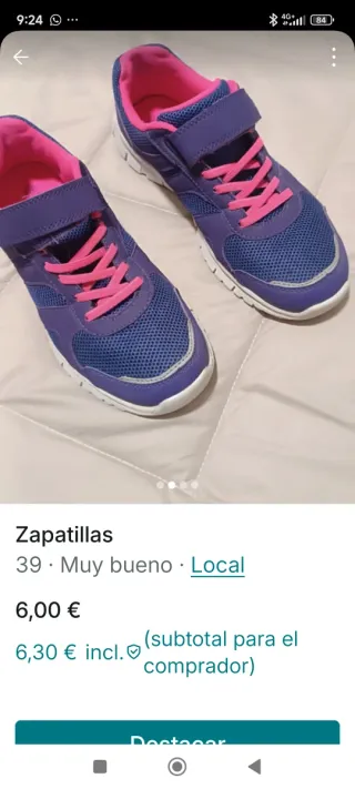 Zapatillas deportivas moradas y rosas