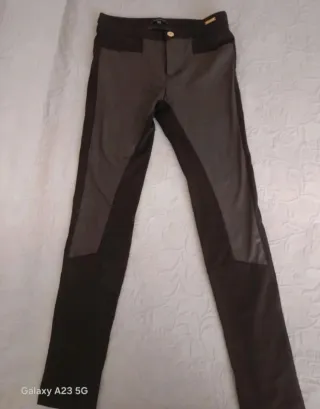 Pantalón Pedro del Hierro estilo leggings