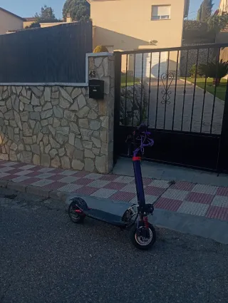Patinete Eléctrico Plegable Morado