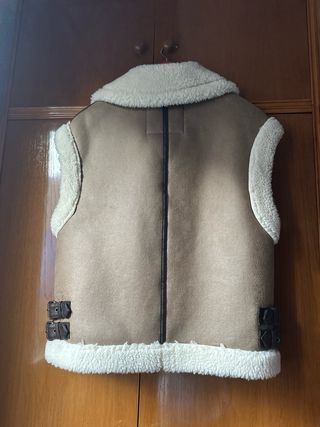 Chaleco Zara borreguito beige