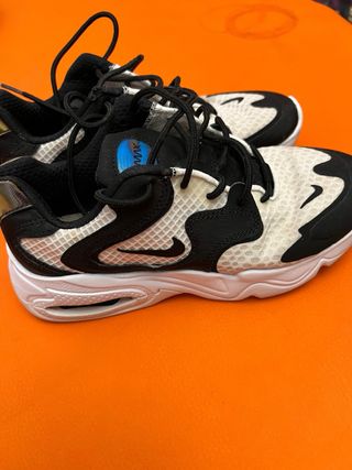 Zapatilla Nike Air Max Negra y Blanca