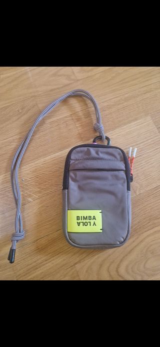 Bimba y Lola bandolera portamóvil gris