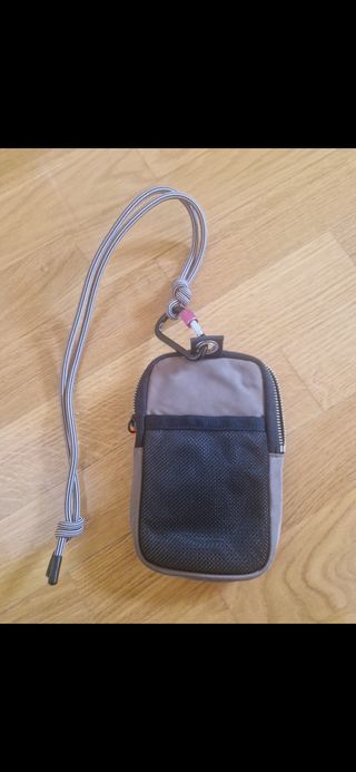 Bimba y Lola bandolera portamóvil gris