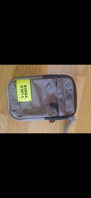 Bimba y Lola bandolera portamóvil gris