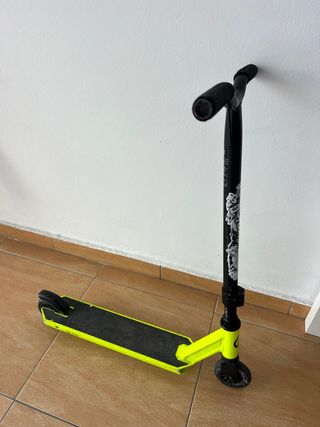 Patinete freestyle amarillo y negro