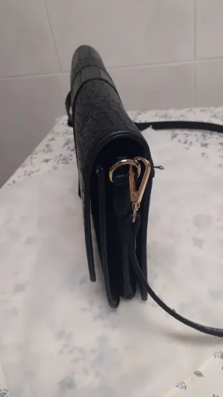 Bolso de mano negro efecto piel