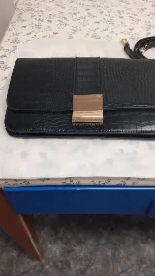 Bolso de mano negro efecto piel