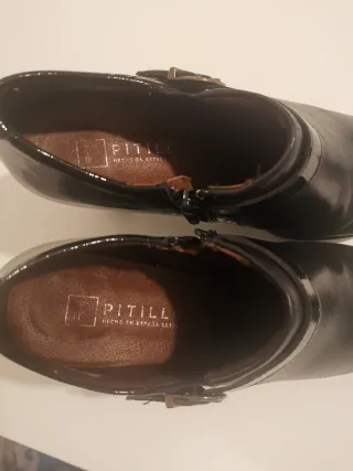 Botín Pitillos Negro Charol de piel Hebilla Tacón