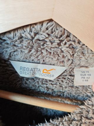 Chaqueta Regatta negra forro sherpa gris talla M/L